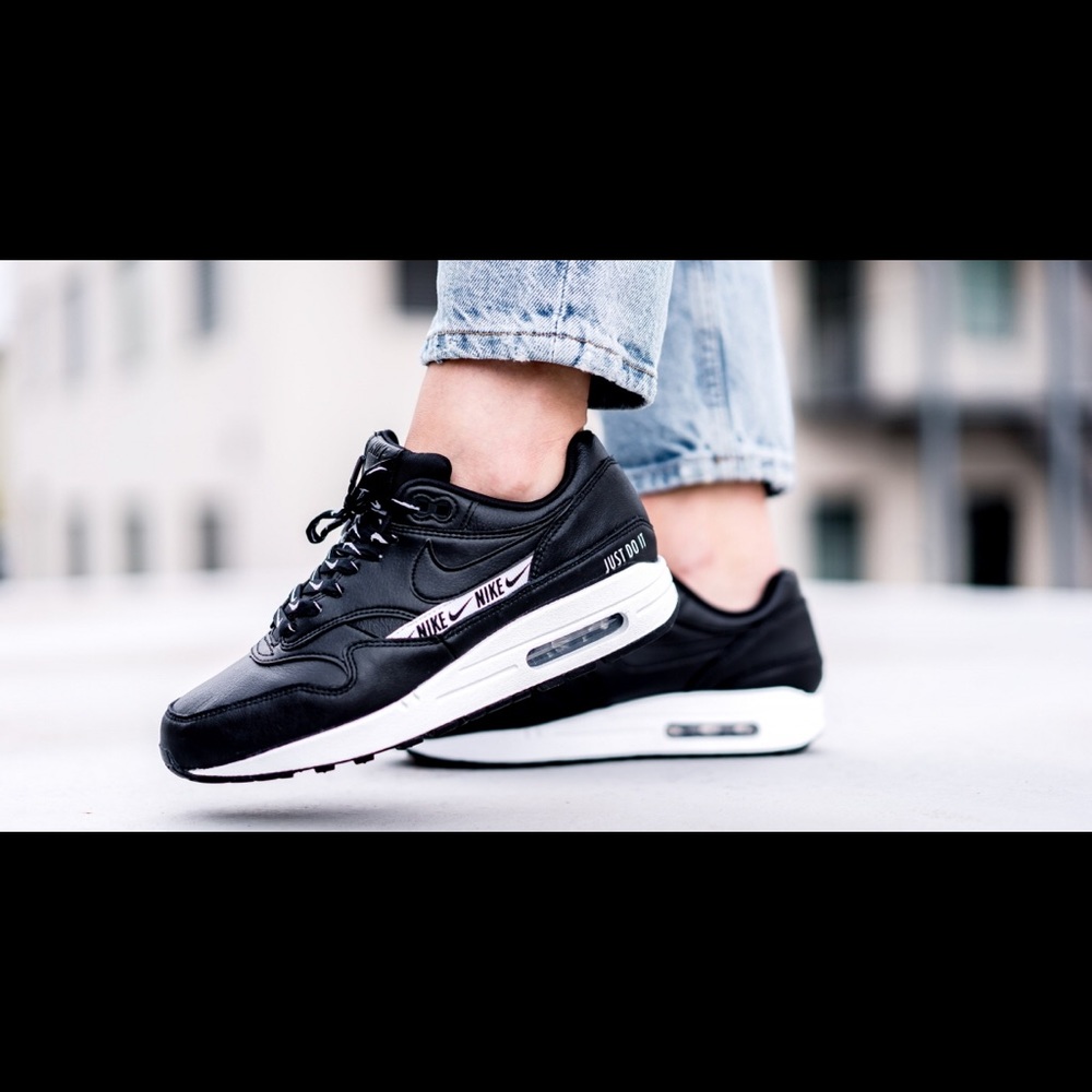 Nike Air Max 1 SE